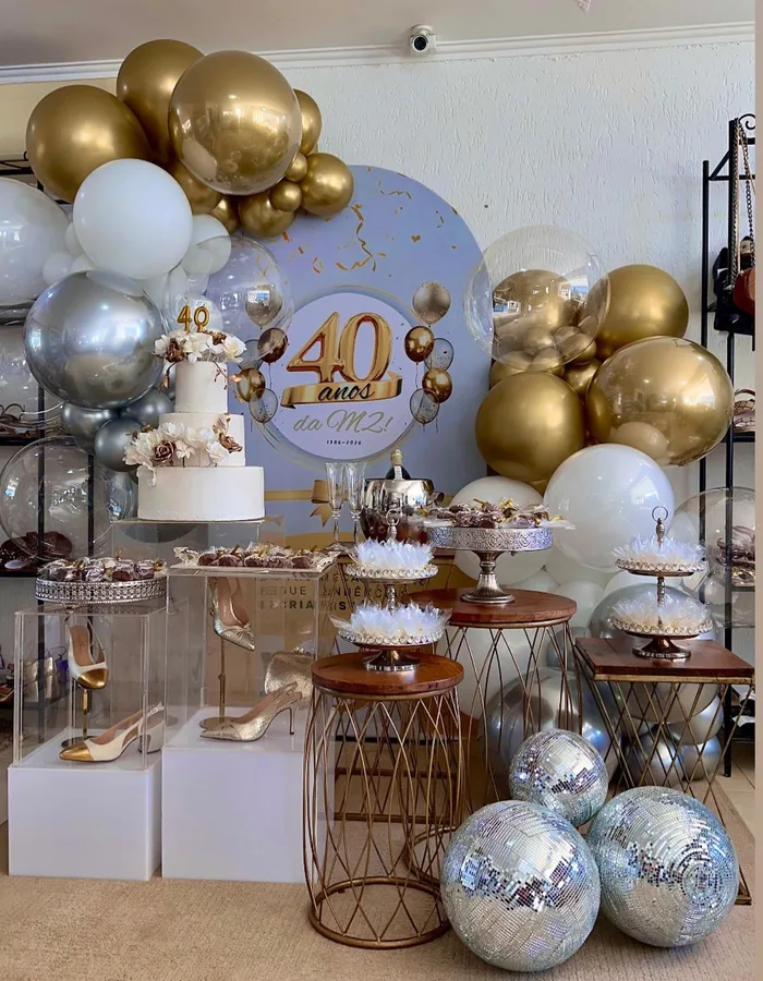 Mesa da festa de 40 anos da M2